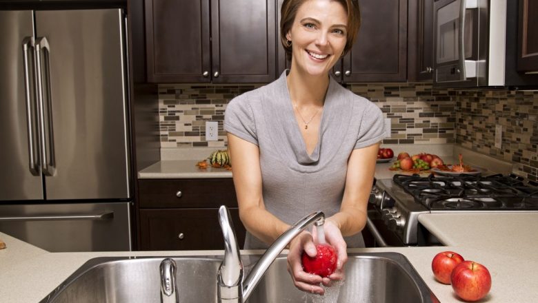 Ghidul complet pentru prepararea alimentelor în siguranță în era COVID-19
