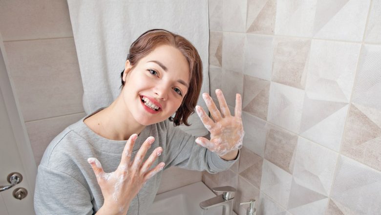 Redescoperirea catifelării: Soluții naturale pentru mâini uscate în orice sezon