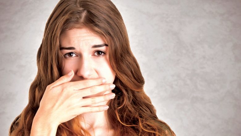 Cauzele gustului acru în gură: De la deshidratare la reflux gastroesofagian