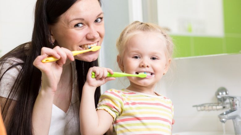 Ghid complet pentru o respirație proaspătă: Îngrijirea orală esențială și soluții eficiente
