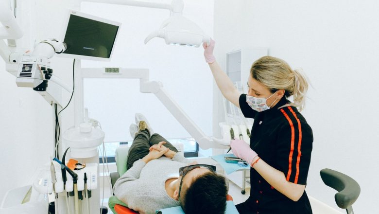 Trei Urgențe Stomatologice care Necesită Intervenție Rapidă: Ce Trebuie Să Știi