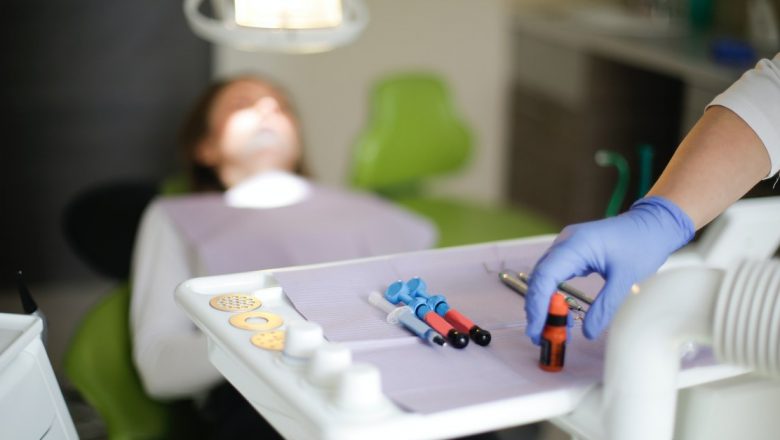 Semnele Care Îți Spun Când Este Imperativ să Vizitezi Dentistul