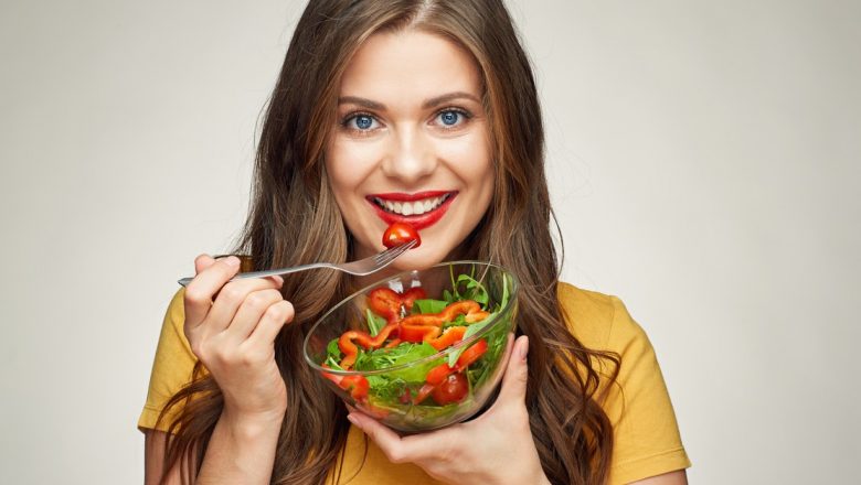 Beneficiile Salatelor: Cum poți Slăbi și Îmbunătăți Sănătatea prin Dieta “Salatiada”