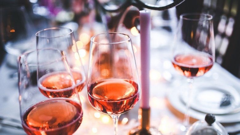 Impactul Consumul Excesiv de Alcool în Perioada Sărbătorilor: Sindromul Cardiac de Sărbători și Riscurile Asociate