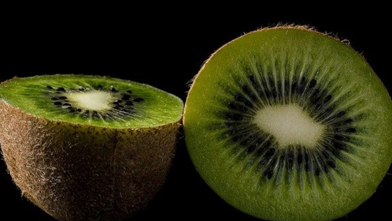 Kiwi: Fructul Minune pentru Sănătatea Tranzitului Intestinal și Nu Nu Numai