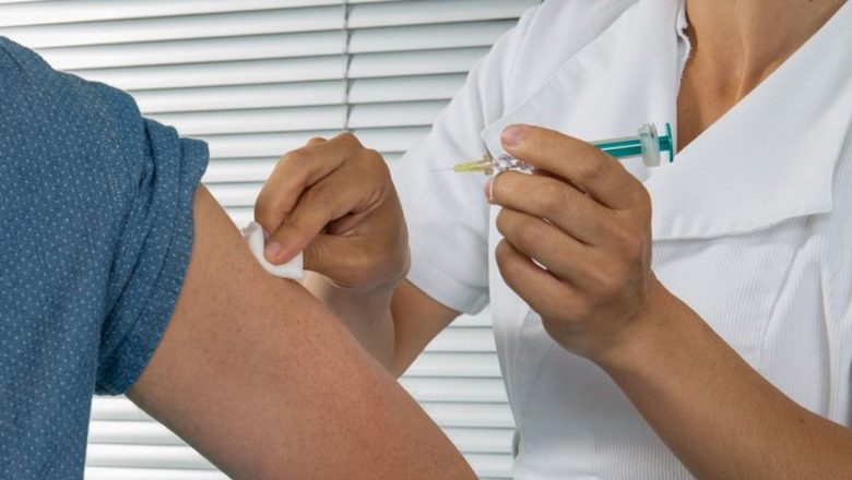 Povestea lui Jack Sommers: Aventura vaccinului anti-COVID-19 și impactul său asupra societății