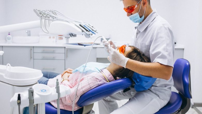Investiția în Zâmbet: Cât Costă Fațetele Dentare în București și Ce Beneficii Oferă