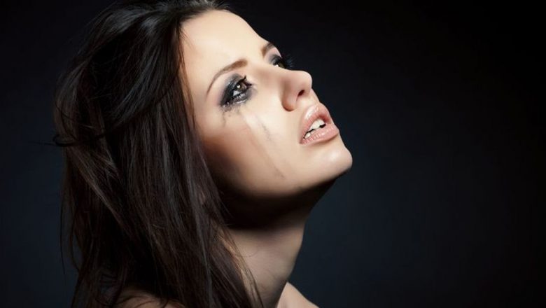 Plânsul: O Reactie Emoțională care Arde Calorii și Impactul său Asupra Organismului