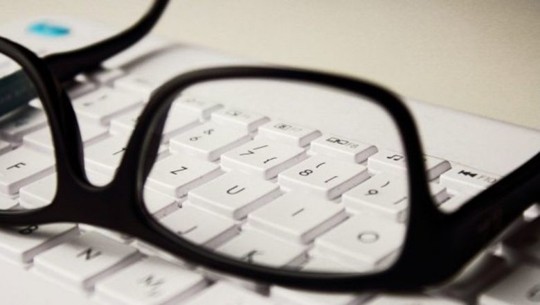 Impactul Ochelarilor de Calculator: O Soluție pentru Sănătatea Oculară în Era Digitală