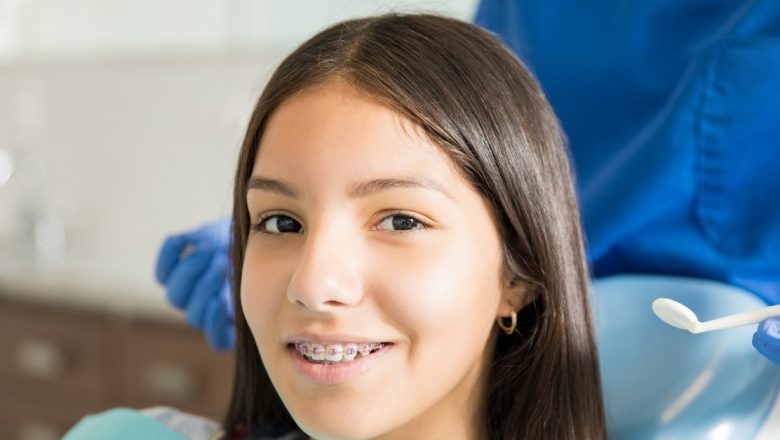 Riscurile refuzului purtării aparatului dentar: O analiză detaliată asupra sănătății dentare și generale