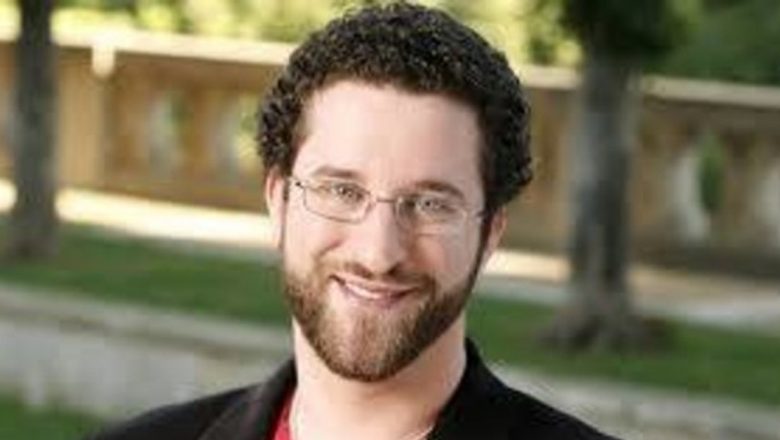 Tragedia lui Dustin Diamond: O analiză detaliată a luptei cu cancerul cu celule mici