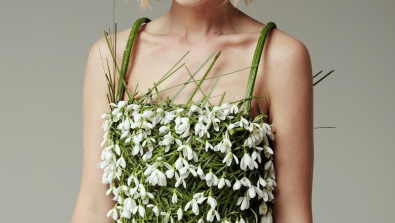 Rochia din 5.000 de ghiocei: O celebrare a feminității și a primăverii prin arta florală