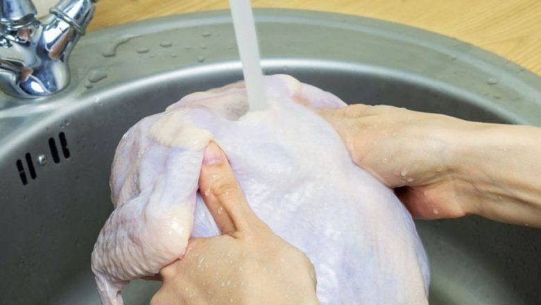 Cele cinci alimente pe care nu trebuie să le speli înainte de a le găti: Adevăruri și mituri despre igiena alimentară