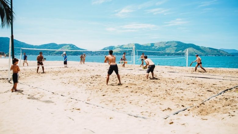 Sporturile de plajă: Distracție sau risc? Analiza celor mai periculoase activități estivale