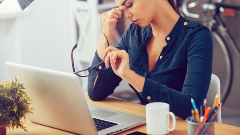 Impactul sedentarismului asupra sănătății: Cum ne afectează statul îndelungat pe scaun și soluții pentru ameliorarea disconfortului