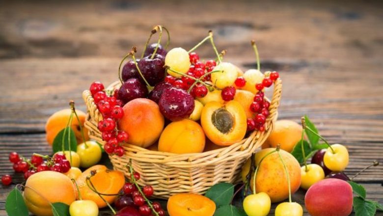 Îmbunătățește-ți sănătatea vara: Fructele de sezon și beneficiile lor extraordinare