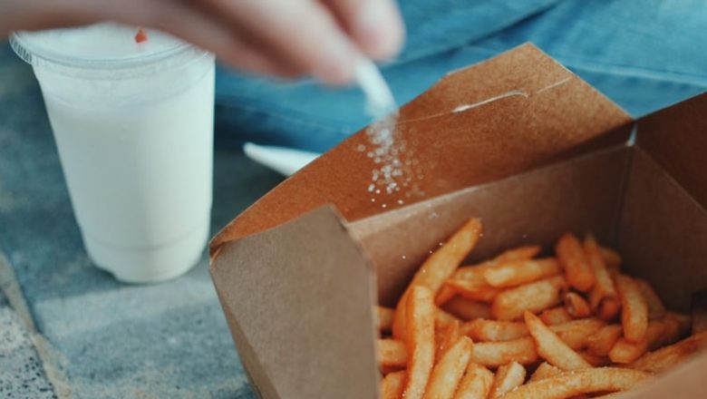 Sarea în bucate: Adevăruri și mituri despre consumul de sare în alimentație