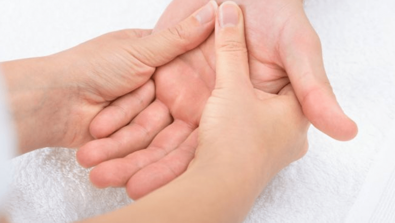 Reflexoterapia în palmă: O abordare holistică pentru sănătatea ta