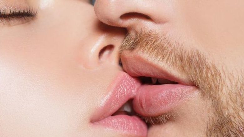 Reinventarea Vieții Sexuale: Sfaturi și Strategii pentru Cupluri