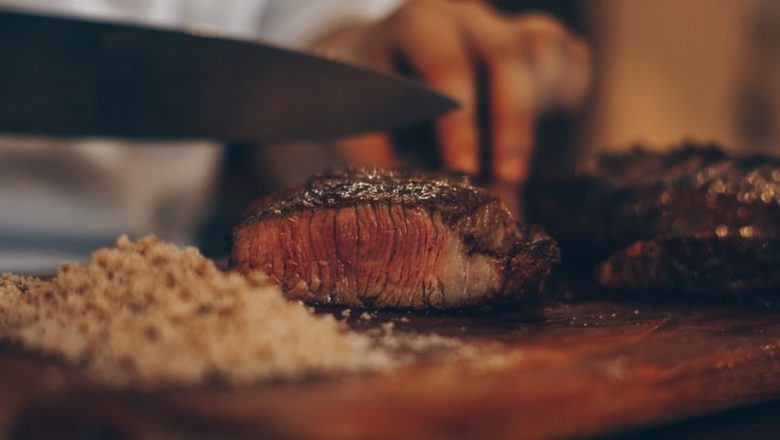 Câtă carne ar trebui să consumăm zilnic și alternativele sănătoase disponibile