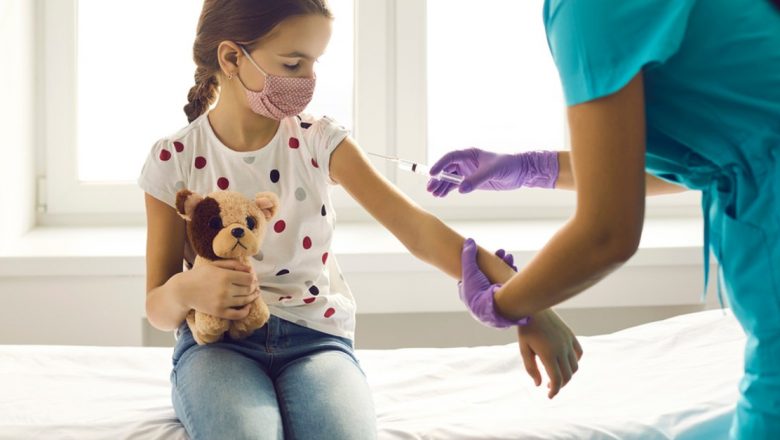 Vaccinul anti-COVID-19 la copii: Întrebările părinților și răspunsurile experților