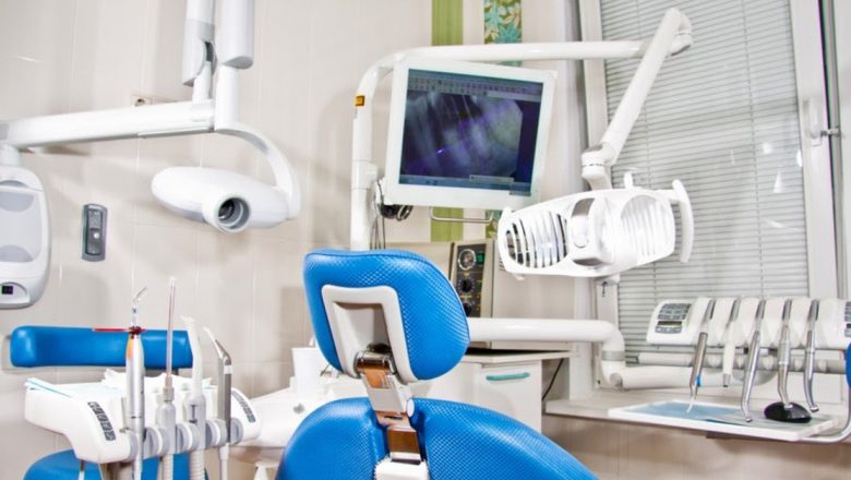 Revoluția Tehnologică în Stomatologie: De la Extracții la Inovații Digitale