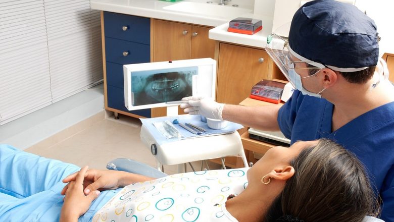 Soluții inovatoare pentru pierderea totală a dinților: Implanturi dentare și tehnologia avansată în stomatologie