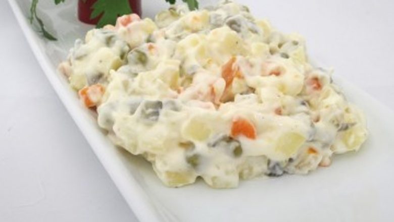 Reinventarea Salatei de Boeuf: Cum să Gătești Sănătos și Delicios