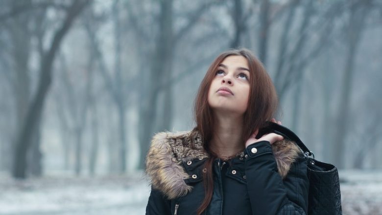 Depresia de Iarnă: Cauze, Simptome și Soluții pentru a O Depăși