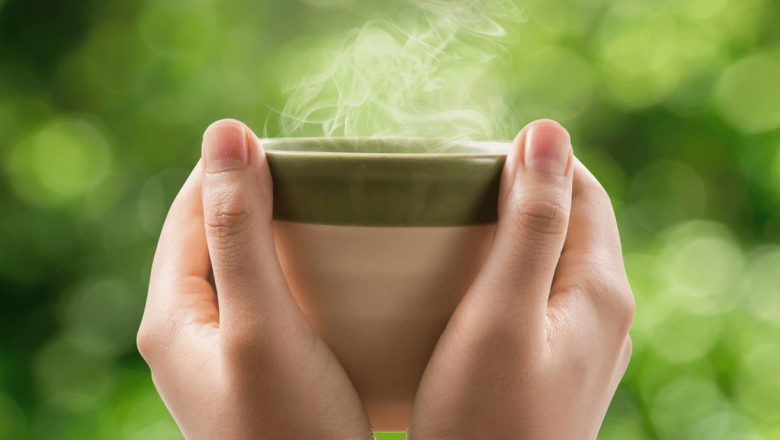 Ceaiul de Dud: Un Remediu Natural pentru Glicemie și Colesterol