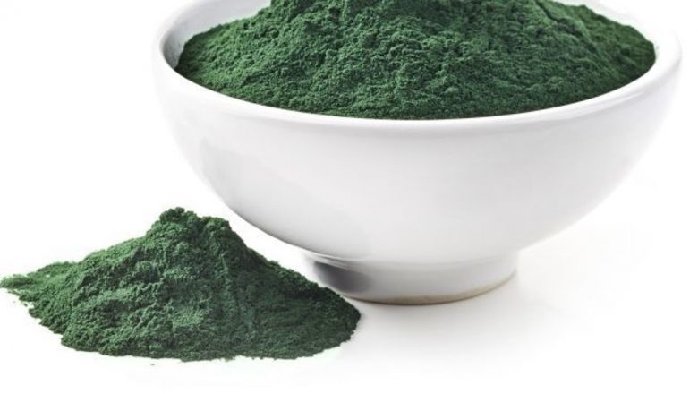 Beneficiile Spirulinei: O Alge Verde-Albăstruie pentru Sănătatea Ta