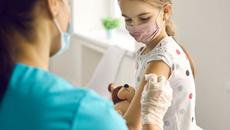 Vaccinarea Anti-COVID-19 la Copiii cu Vârsta între 5 și 11 Ani: Tot Ce Trebuie Să Știi