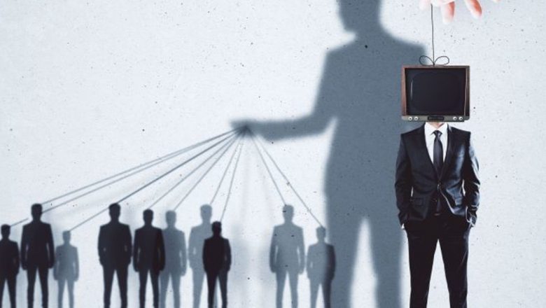 Cât de ușor ești de manipulat? O analiză profundă a influenței sociale