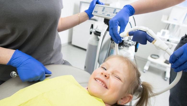 Cum să Combatem Frica de Dentist la Copii: Strategii și Recomandări Ale Specialiștilor