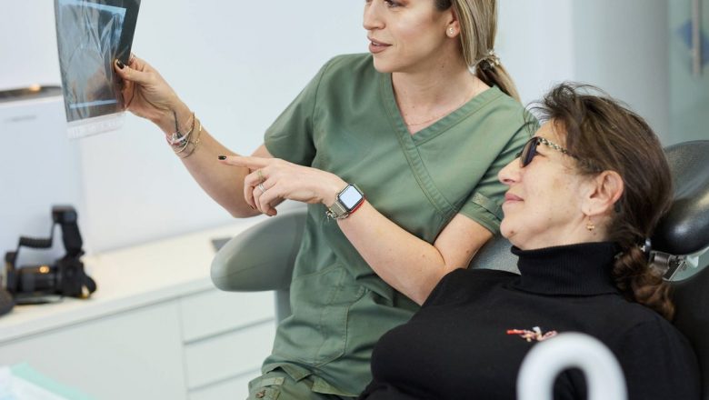 Gingiile vineții: Semne de alarmă pentru sănătatea ta. Când e momentul să consulți un specialist?