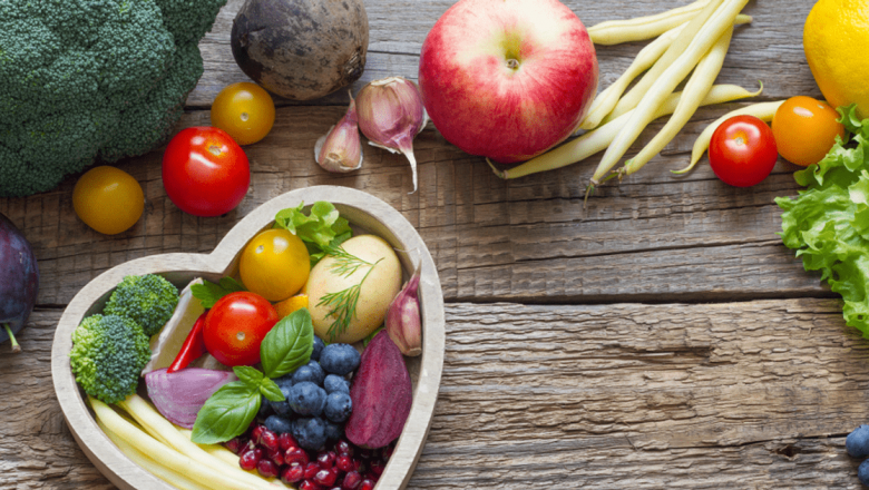 Secretele Longevitații: Ce Alimente Să Consumăm pentru a Trăi 100 de Ani