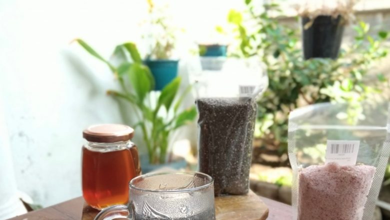 Remediul natural pentru oboseala de dimineață: Sarea roz de Himalaya și mierea de albine