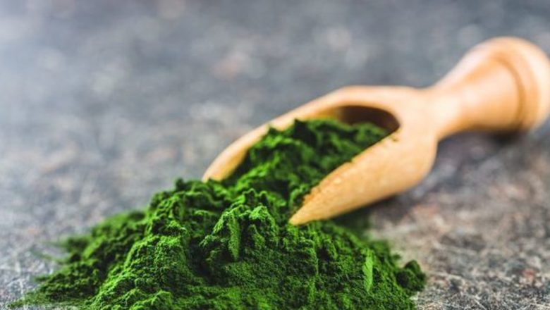 Pulberea de Orz Verde: Superalimentul Care Revigorează Corpul și Mintea