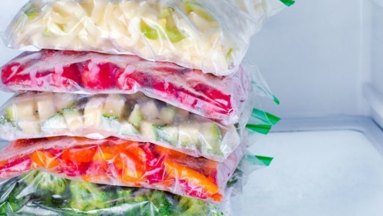 Ghidul Complet pentru Congelarea Alimentelor: Cât Timp Poți Păstra Alimentele în Congelator?