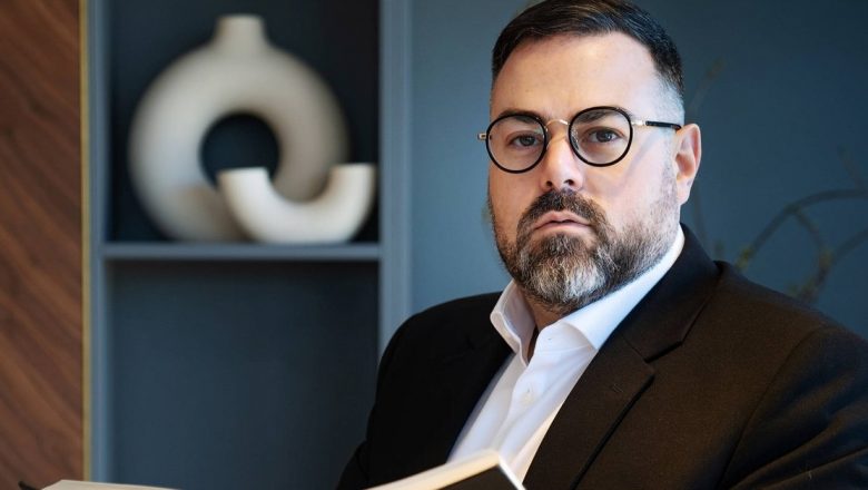 Impactul Pleoapelor Lăsate: De la Estetică la Sănătate Oculară