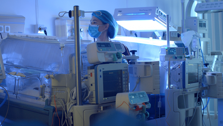 Îngrijirile medicale acordate nou-născutului: O privire detaliată asupra neonatologiei și importanței acesteia
