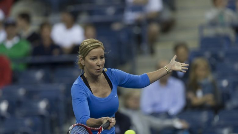 Chris Evert și Lupta sa cu Cancerul Ovarian: O Poveste de Curaj și Conștientizare