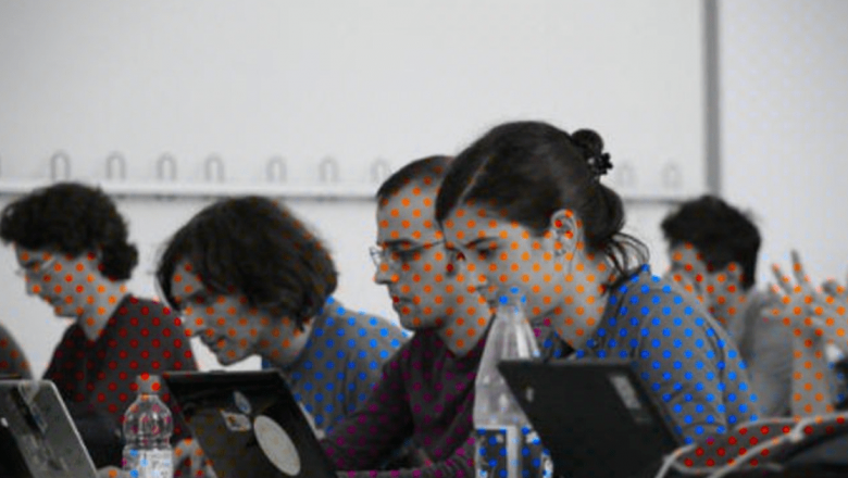 Iluzia Culorilor: Cum Percepția Noastră Vizuală Transcende Realitatea Alb-Negru