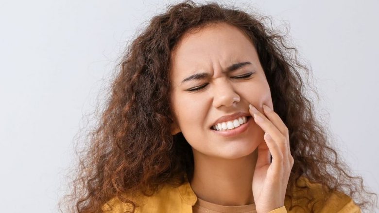 Sângerările gingivale: cauze, prevenție și impactul alimentației asupra sănătății orale