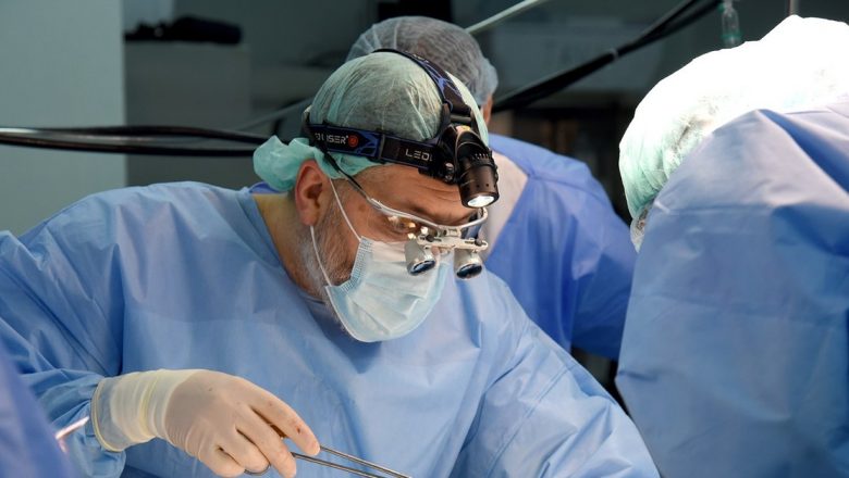 Chirurgia cardiovasculară minim invazivă: O Revoluție în Tratamentul Bolilor de Inimă