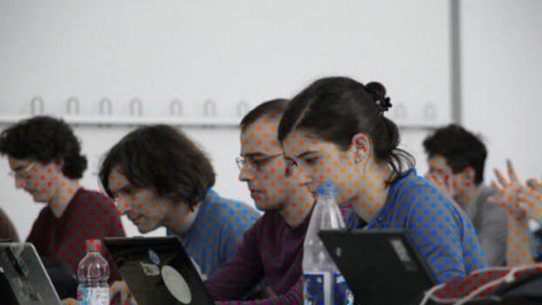 Percepția Culorilor: Cum O Iluzie Optică Ne Întreabă Despre Creierul Nostru