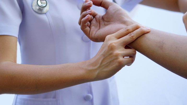 Fibrilația atrială: De ce este esențial să îți verifici pulsul
