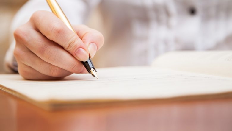 Între Litere și Personalitate: Ce Revelații Ne Oferă Scrisul de Mână