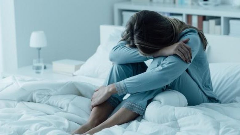 Impactul somnului cu televizorul aprins asupra sănătății: Un studiu recent și implicațiile sale
