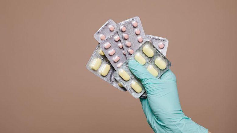 Eficiența medicamentelor: Cum poziția corpului influențează absorbția pastilelor